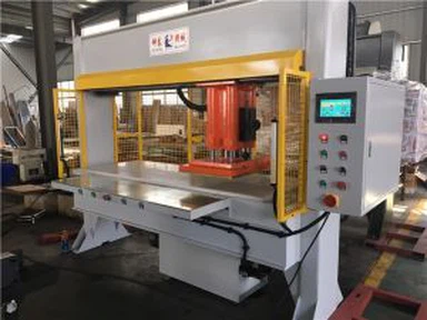 Hochwertige Schaumstoffeinsatz-Schneidemaschine